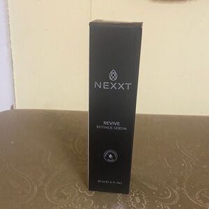 NEXXT Revive Retinol Serum - Elegant Black